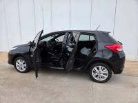 Foto 13 de Toyota YARIS