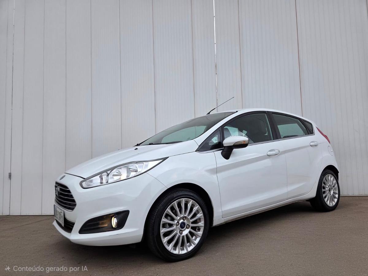 Ford FIESTA HATCH TITANIUM 1.6 2015 seminovo à venda em Santa Rosa/RS